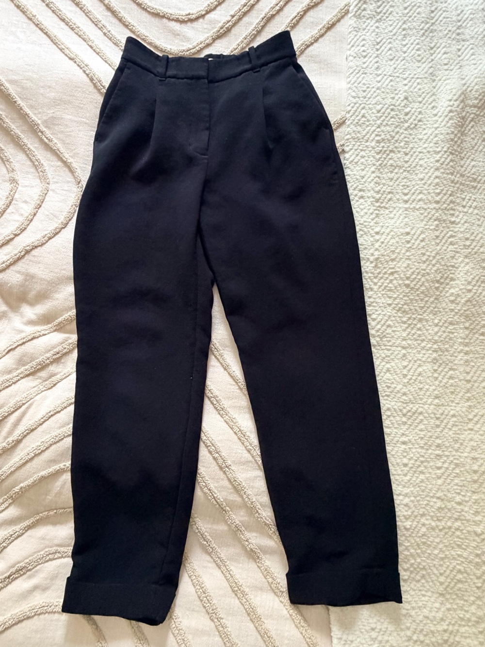 Wilfred - Black cuffed and crop dress pant